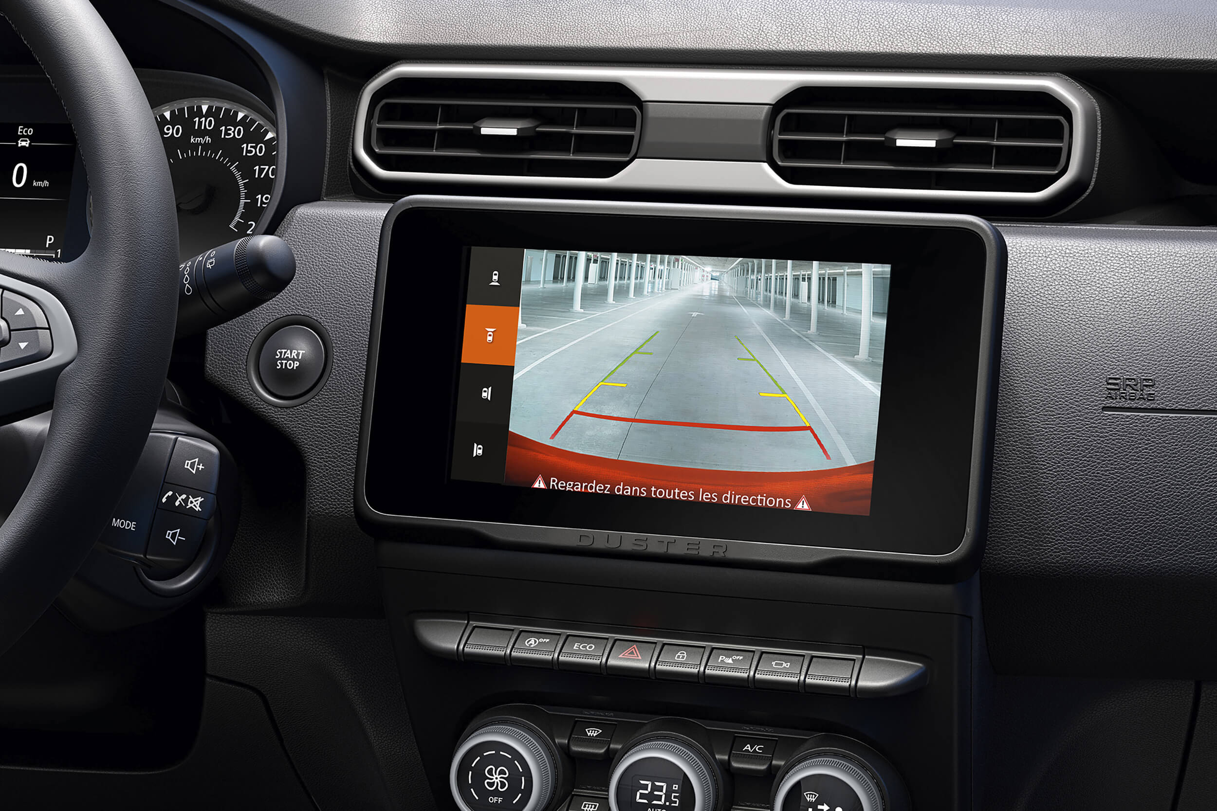 Dacia Duster visureigio centriniame ekrane matomas galinės kameros vaizdas
